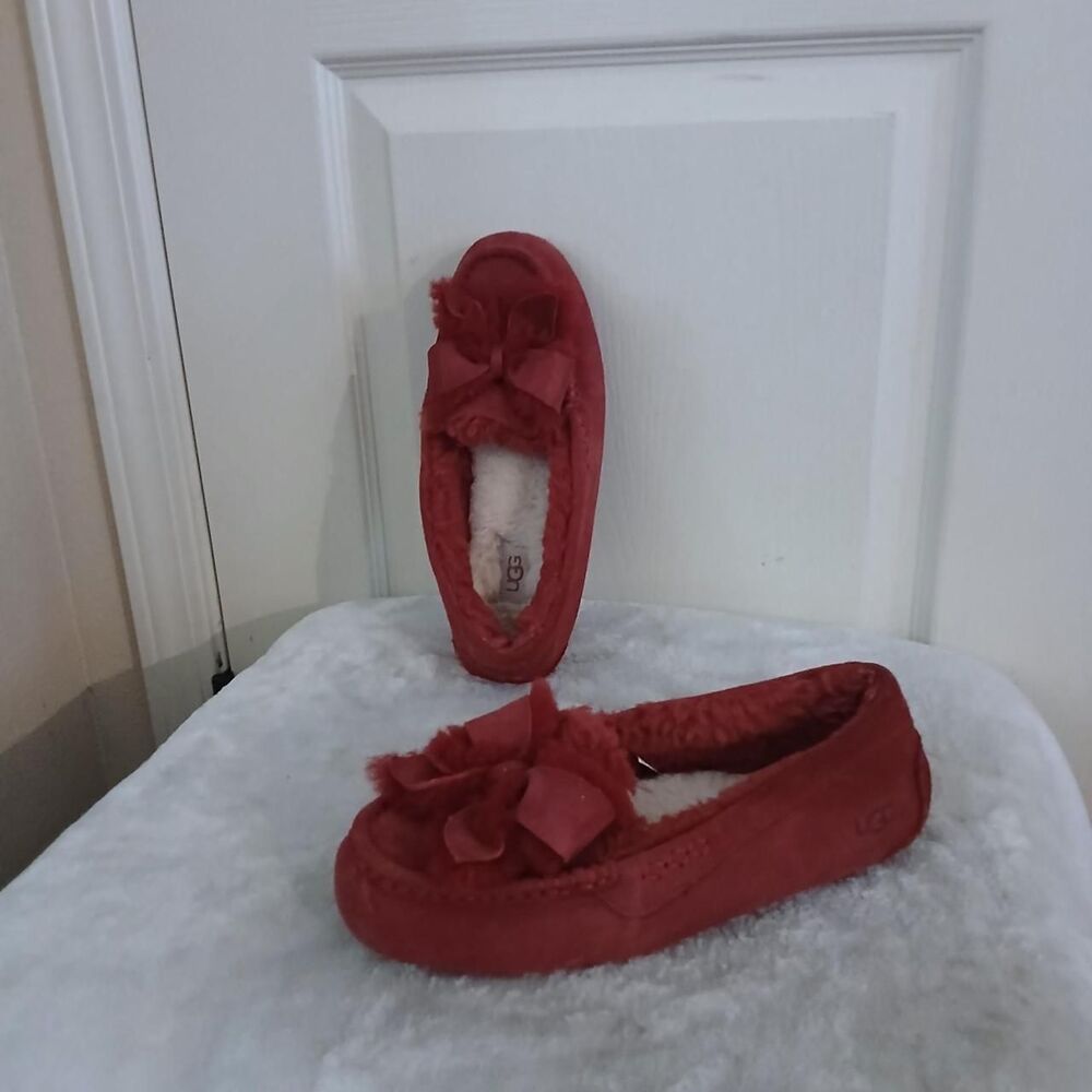 UGG Red Suede Ansley Heritage Bow Moccasin Slippers 8 Coquette Cozy Loungewear